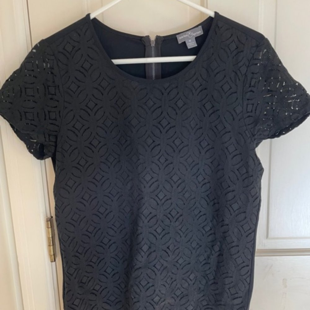 Black crochet mixed material market and spruce top, size M